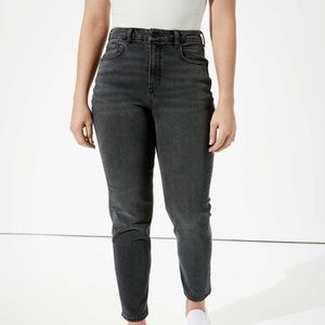 American Eagle Curvy Mom Jeans (Brand New)